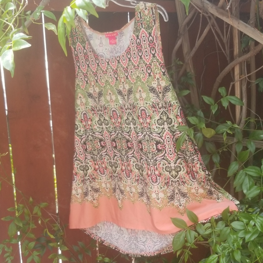 COPY - Springtime Paisley Tunic. So pretty!